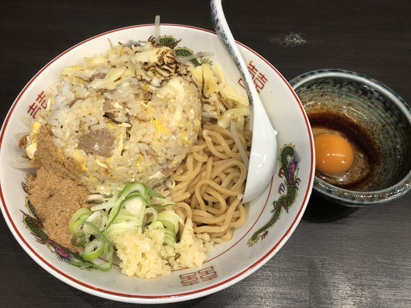 「元祖！汁なしチャーハン￥880＋生玉子」@メンショップ アキラの写真