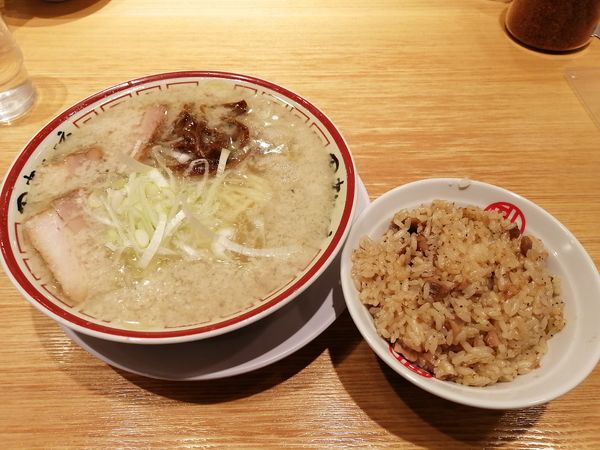 「中華そば　こってり　770円　肉めし　230円」@中華そば専門 田中そば店 OTEMACHI ONEの写真