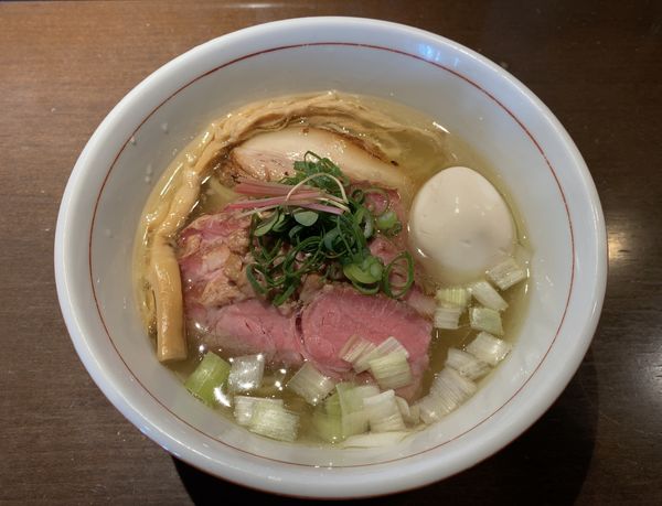 「虎徹そば（塩・手もみ麺）＋釜焼きチャーシュー」@麺や 虎徹の写真