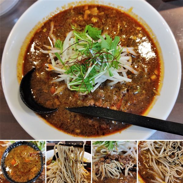 「担々麺黒＋ライス＝900円」@麻辣専科 覇王 神田北口店の写真