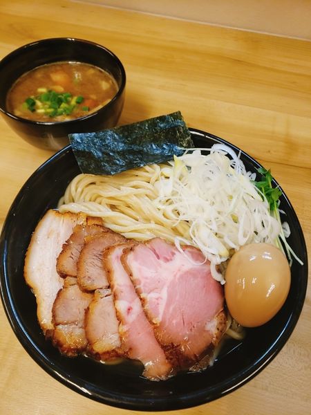「濃厚豚骨鶏魚介つけ麺味玉大盛チャーシュー3枚」@麺処 有彩の写真