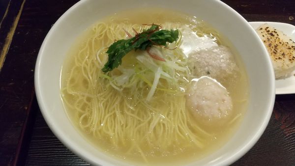 「あら炊き塩らぁめん（へしこ焼きおにぎり付き）1045円」@麺屋 海神の写真