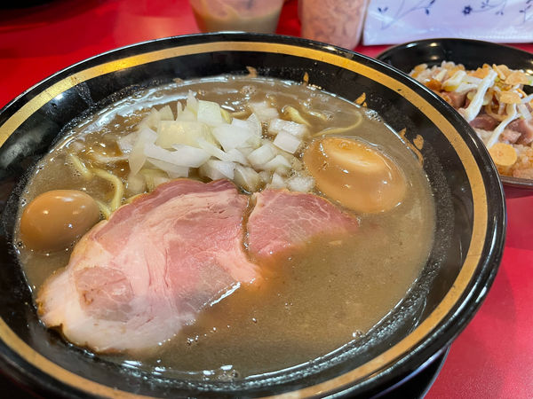 「【限定】丿貫コラボ ママカリ豚骨」@家系ラーメン とらきち家の写真