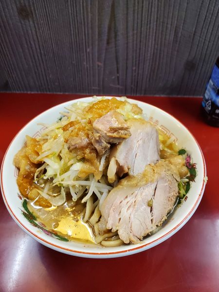 「ラーメン野菜アブラマシ」@ジラフの写真