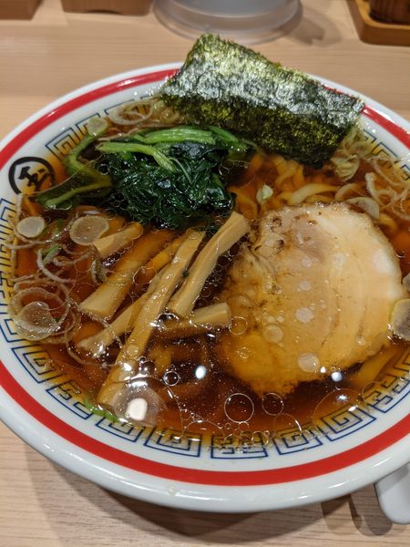 「手打式旨味醤油そば」@らーめん玉 田町店の写真