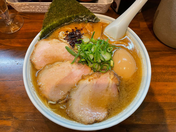 「紫（ゆかり）そば大盛」@中華そば むらさき山の写真