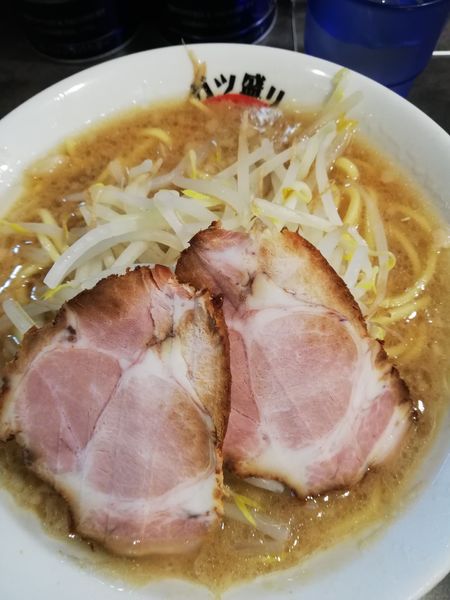 「ラーメン（小）800円」@ガツ盛りラーメン バンブル 西浦和店の写真