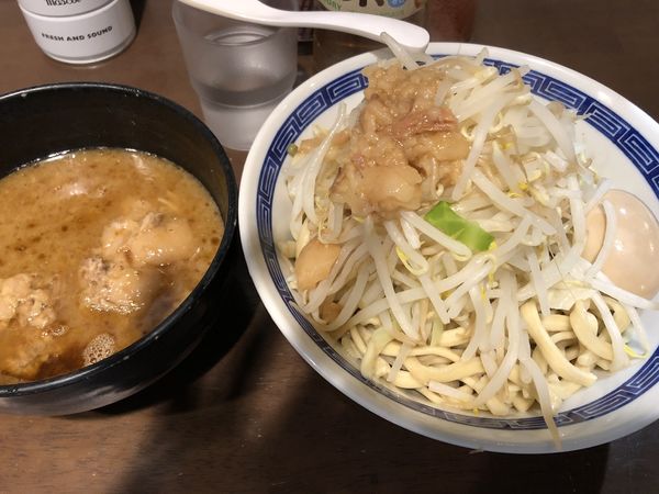 「えびつけ麺小ヤサイアブラ燻製玉子」@ラーメン ゼンゼンの写真
