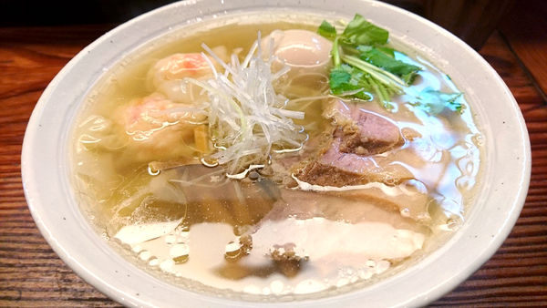 「【夜】特製塩らーめん」@純手打ち 麺と未来の写真