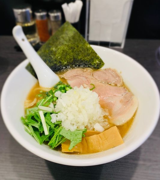 「らぁ麺（並￥850）＋玉ネギ（￥50）」@麺処 大沼の写真