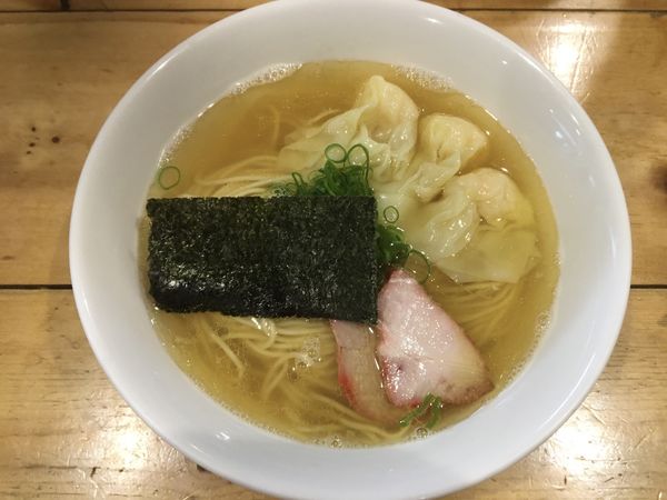 「白出汁海老ワンタン麺(ハーフ)」@支那そば 大和 稲荷町本店の写真
