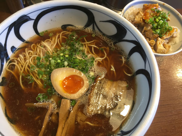「らーめん」@麺鮮醤油房 周月 山口平生店の写真