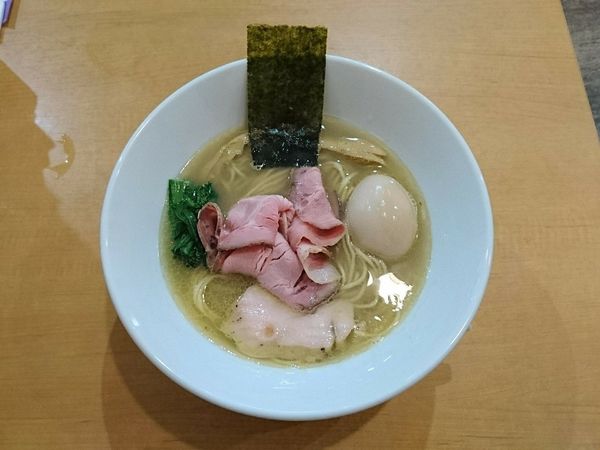 「貝の潮そば(味玉)」@麺屋BISQの写真