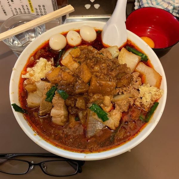 「辛いスタ満そば, 具マシ, 生卵, まさお」@元祖スタミナ満点らーめん すず鬼の写真
