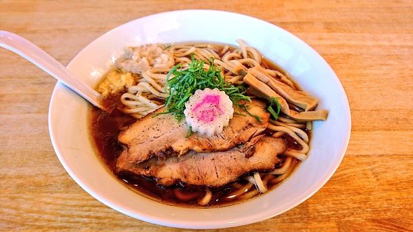 「【限定】背脂と生姜の中華ソバ(大)」@湖麺屋 Reel Cafeの写真