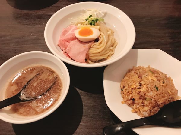 「魚つけ麺＋半焼き飯」@魚と豚と黒三兵 御徒町店の写真
