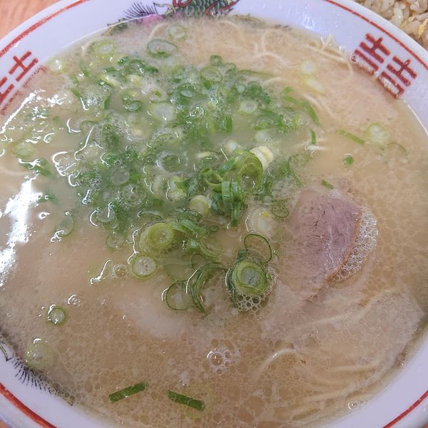「ラーメン530円、半焼めし410円」@安全ラーメンの写真