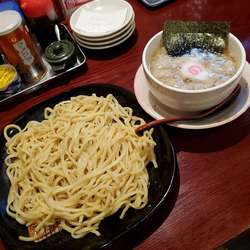 【濃厚とんこつ塩つけめん(¥800)