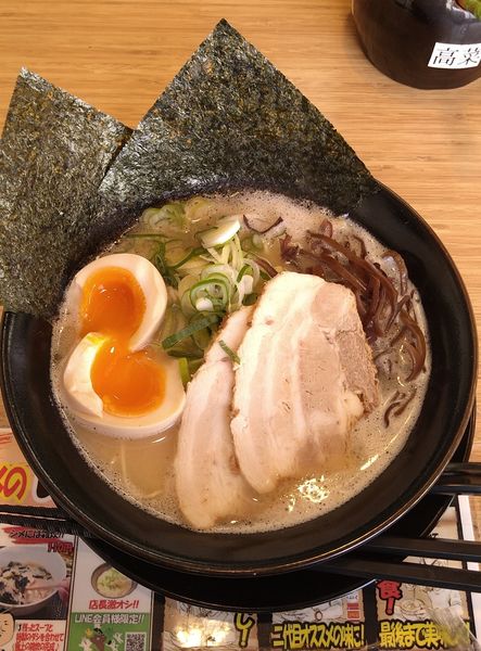 「豚骨ラーメンおすすめ盛り 890円」@二代目 麺の坊 晴レル屋の写真