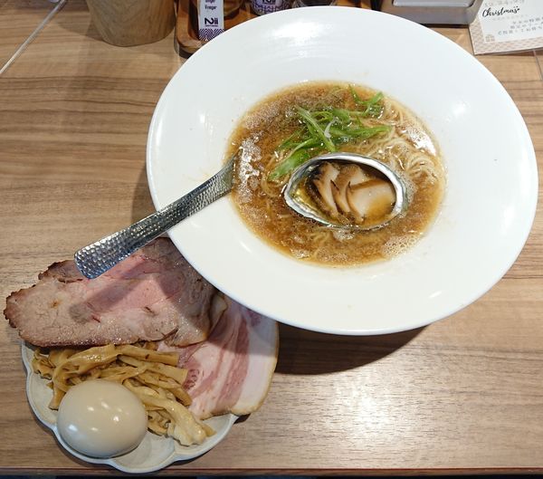 「【コラボ限定】金華豚と鮑のラーメン＋アガベテキーラの煮卵」@Niiの写真