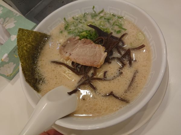 「ラーメン５００円」@博多天神 池袋店の写真