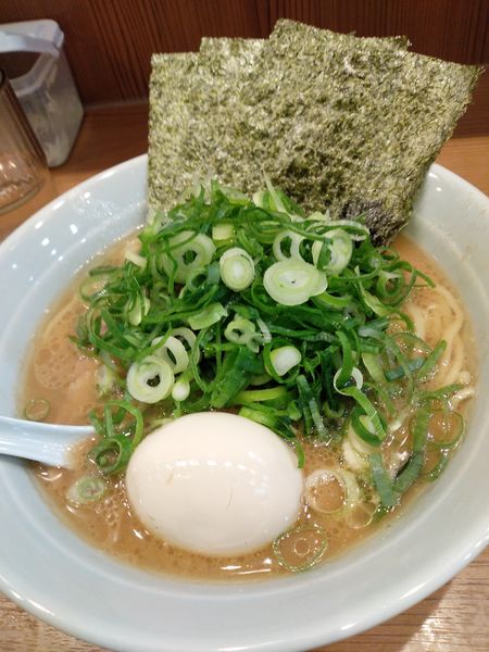 「特製ラーメン　800円　無料ライス」@横浜家系ラーメン 武蔵家 秋津店の写真
