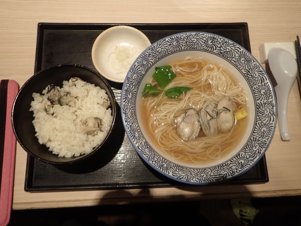 「牡蠣蕎麦と牡蠣ご飯」@麺屋 一燈の写真