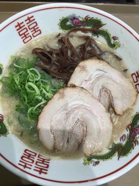 「ラーメン700円＋替玉150円」@博多だるま JAPAN 越谷レイクタウンカゼ店の写真