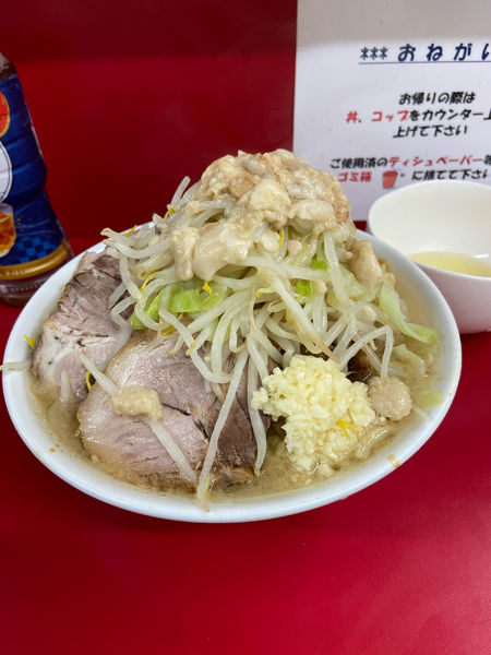 「小豚ラーメン+生卵」@ラーメン二郎 神田神保町店の写真