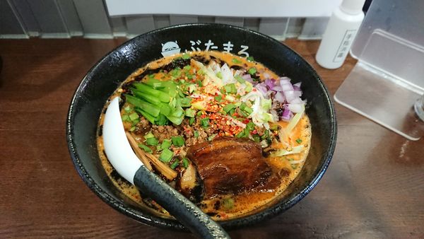 「味噌担々麺」@らーめんぶたまろの写真