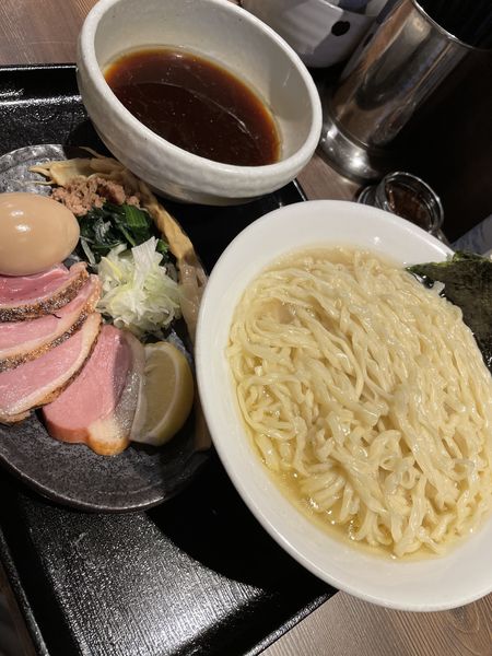 「特製鴨出汁手揉みつけ麺(醤油)＋大盛+出汁盛り変更」@鴨出汁中華蕎麦 麺屋yoshikiの写真