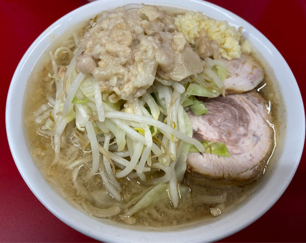 「小ラーメン 麺少なめ 硬め 玉子 ニンニク アブラ」@ラーメン二郎 神田神保町店の写真