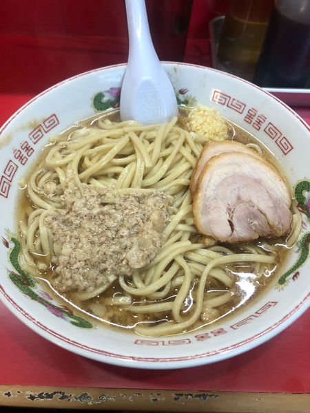 「麺固め、味薄め、野菜無し、大蒜普通、脂多め」@赤ひげラーメンの写真