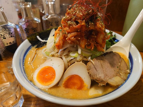 「【限定】清湯キムチ味噌850円＋特製オツマミ＆冷酒」@麺屋 鶏口の写真