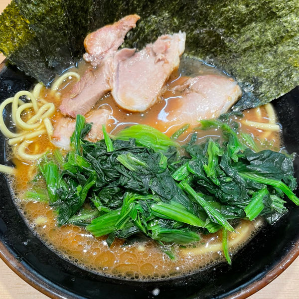 「ラーメン並 海苔 ほうれん草増し」@輝道家直系 皇綱家の写真