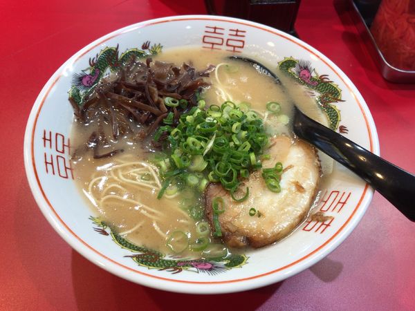 「豚骨らーめん」@釜炊き豚骨らーめん マルハ軒の写真