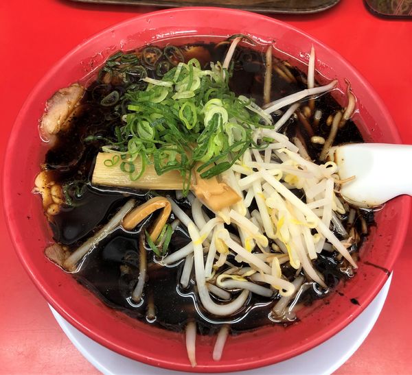 「京都漆黒醤油ラーメン」@ラーメン 魁力屋 竹ノ塚店の写真
