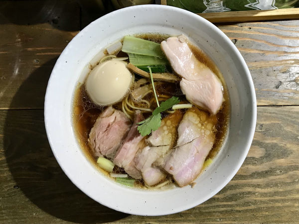 「アサヒスーパードライ 中瓶 → 特製醤油」@ラーメン屋ジョンの写真