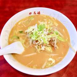 今日のサービスランチ。味噌ラーメンと鶏団子の甘酢あんかけ丼のセッ