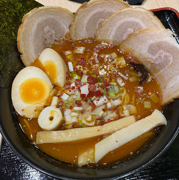 「龍の極　味玉・焼豚」@らーめん 鷹の爪 旭川空港国際線ターミナル店の写真