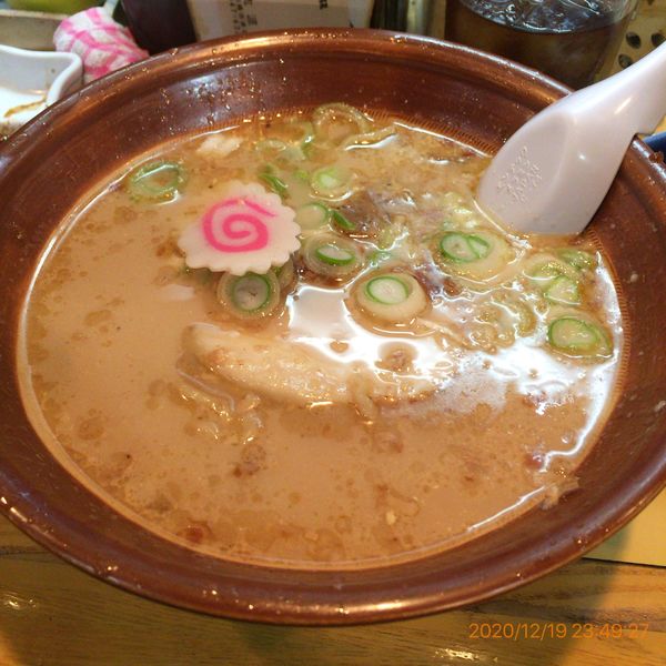 「猪白湯ラーメン 750円」@雑食酒家 志源商塾の写真