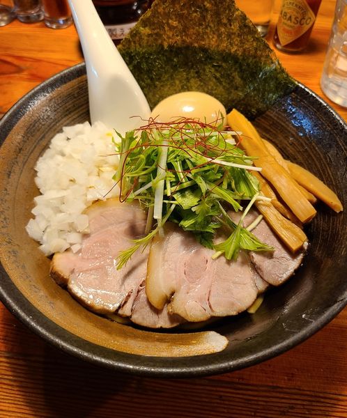 「比内地鶏のあぶらそば(味玉付き)¥850」@瞠 池袋店の写真