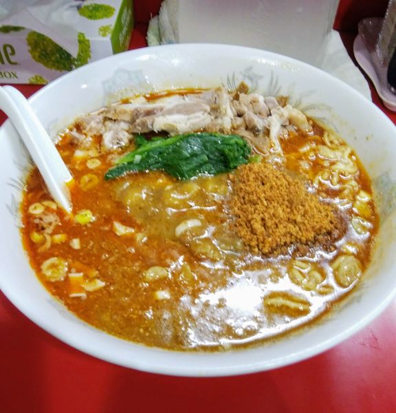 「カレー担々麺850円　切り落としチャーシュー100円」@桃天花の写真