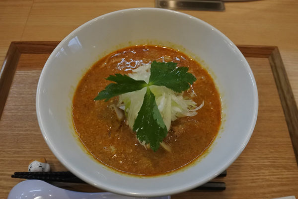 「煎りたて胡麻と挽きたて山椒の担々麺￥９００」@らぁ麺 彩どりの写真