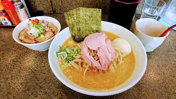 「ミソラーメン+海苔･半熟味玉(クーポン)･チャーシューライス」@味噌ラーメン 雪ぐにの写真