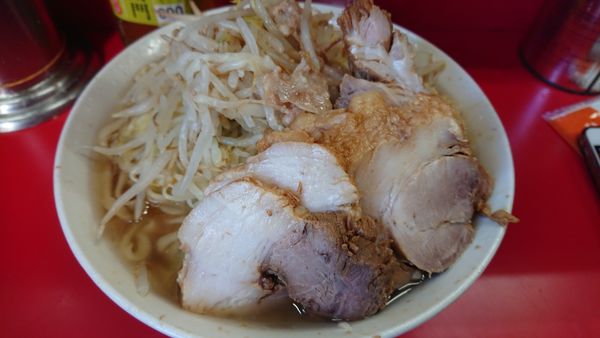 「小豚入りラーメン」@ラーメン二郎 三田本店の写真