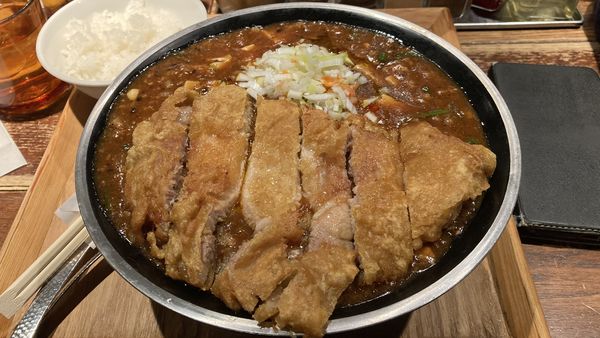 「全とろ麻婆麺＋排骨トッピング」@新潟 三宝亭東京ラボ 中目黒店の写真