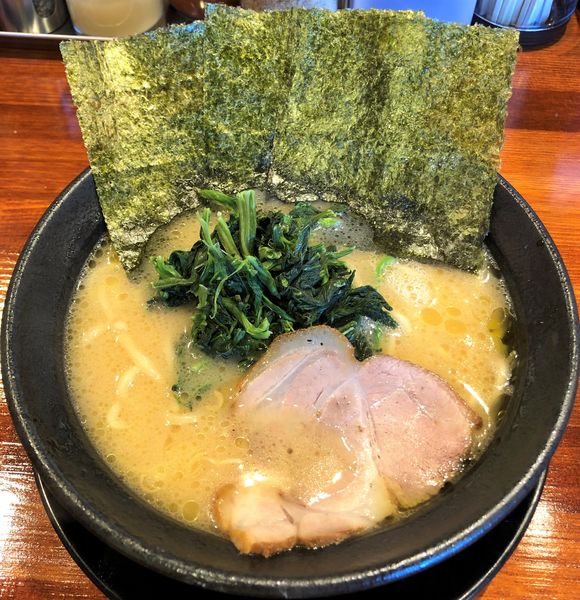 「醤油豚骨ラーメン」@らーめん三郷家の写真