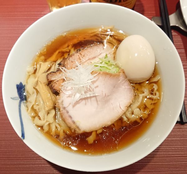 「醤油(手もみ)＋味玉＋ヱビスビール」@麺 みつヰの写真