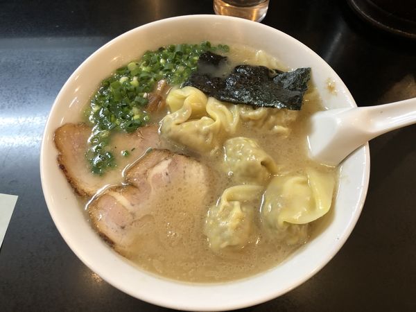 「雲呑麺」@らーめん 茂木の写真